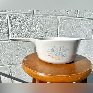 Vintage Corningware saucepan in the "Country Cornflower" pattern 2.5 L